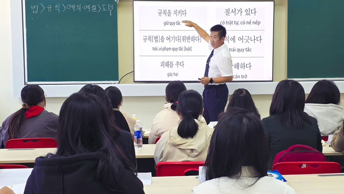 ▲ 박국진 학생의 강의실습 현장 (사진=경희사이버대)