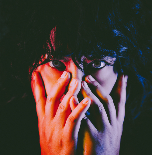 한국적 정서와 현대 사운드의 결합, 청춘의 고단함과 희망을 노래하다