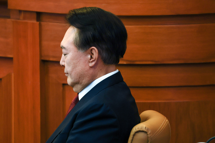 특검, 尹에 징역 총 10년 구형…체포방해 등 혐의