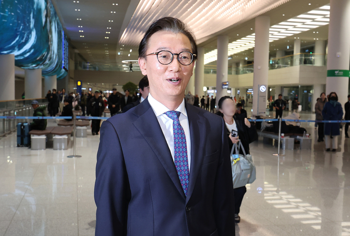 귀국하는 전재수 해양수산부 장관