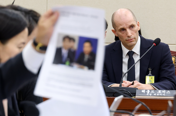 CEO 빠진 쿠팡 청문회…도마 오른 오찬 회동