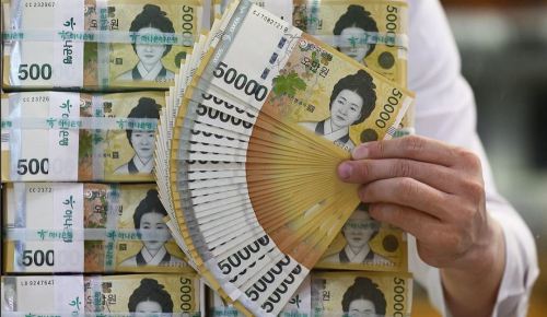 신용대출 이자 연 7%로 제한...금리인하 나선 은행들