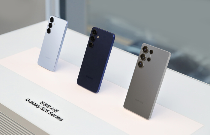 점유율 지키기냐, 수익성 방어냐…삼성, 내달 ‘갤럭시 S26 가격’ 딜레마