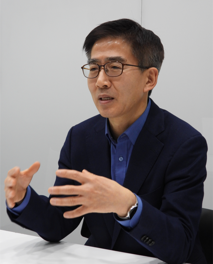 홍종호 서울대 환경대학원 환경계획학과 교수가 에너지경제신문과 인터뷰하고 있다. 사진= 강찬수 기후환경전문기자