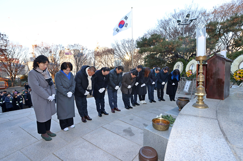 광명시의회 2일 현충탑 참배