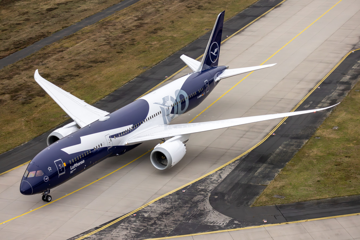 독일 대표 항공사 루프트한자 창립 100주년을 기념하는 특별 도장이 적용된 보잉 787-9 '베를린(등록 기호 D-ABPU)'. 사진=루프트한자 제공