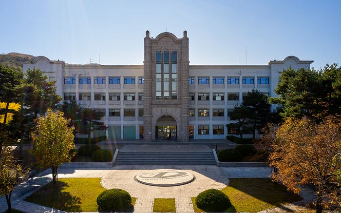 – 두원그룹 전폭 지원, 법인지원율 100% 안정적 재정

– 유지취업률 84.4%, 실무·취업 중심 교육 경쟁력