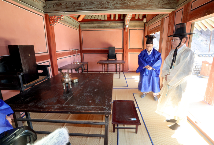 이철우 경북도지사, 도산서원 찾아 지역 유림과 현안 소통