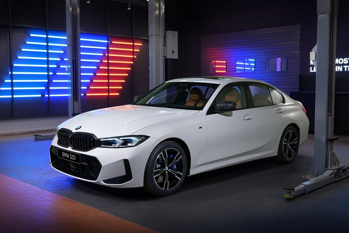 BMW 320i M 스포츠 M 퍼포먼스 파츠 에디션.