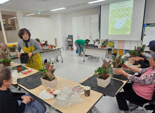 고양특례시 인지강화교실 '기억을 심는 강아지정원'