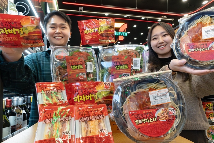 세븐일레븐에서 적토마토를 활용해 출시한 신제품 간편식 상품들. 사진=코리아세븐