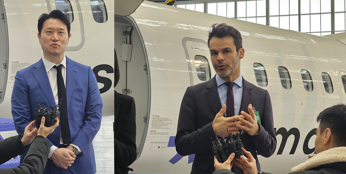 최용덕 섬에어 대표와 알렉시 비달 ATR CCO가 기자들의 질의에 답변하는 모습. 사진=박규빈 기자