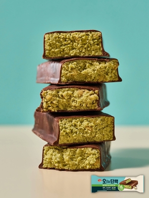 하림사진(1)_하림 '오!늘단백 밀크초코 피스타치오바'