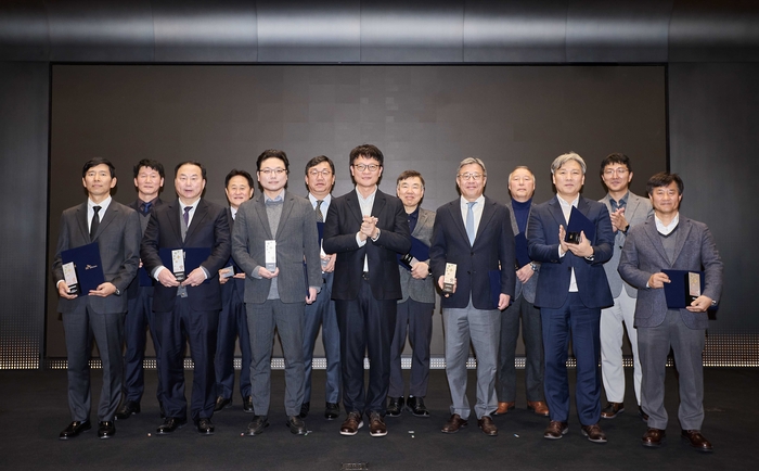 SK텔레콤이 안전보건 협력사 169곳을 초청해 지난 한 해 동안 노고에 감사의 뜻을 전하고 협력 방향 및 계획을 공유하기 위한 행사를 개최했다.