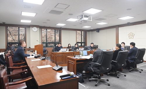 파주시의회 도시산업위원회 조례안 심의 현장