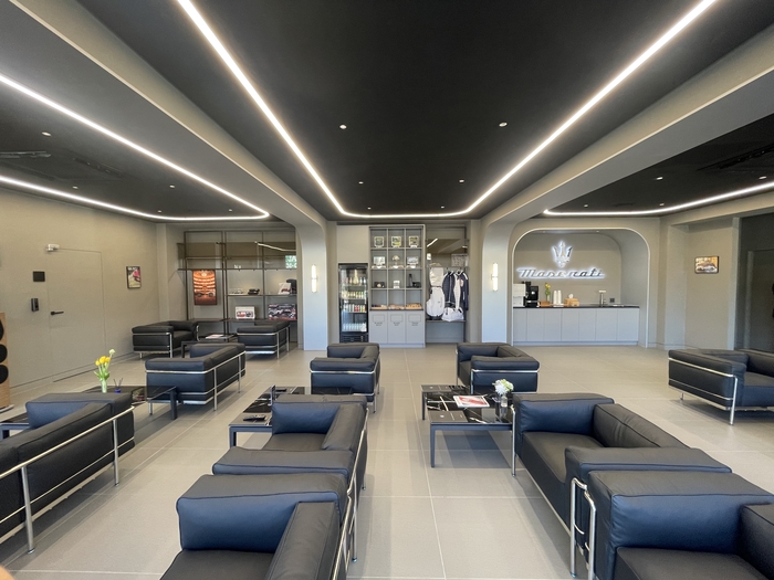 마세라티 판교 서비스센터 2층 고객 라운지 공간. 사진=박지성 기자