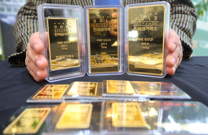 사상 첫 5천달러 돌파한 금값