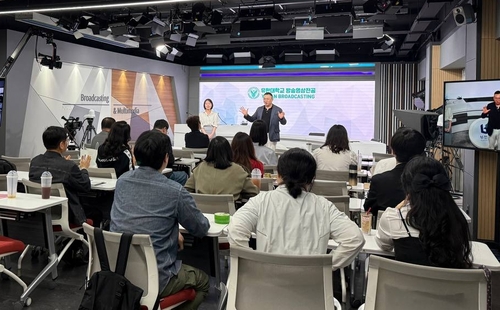 부천시 관내 기업과 협업으로 진행한 '라이브커머스 기업–쇼호스트 실습' 현장