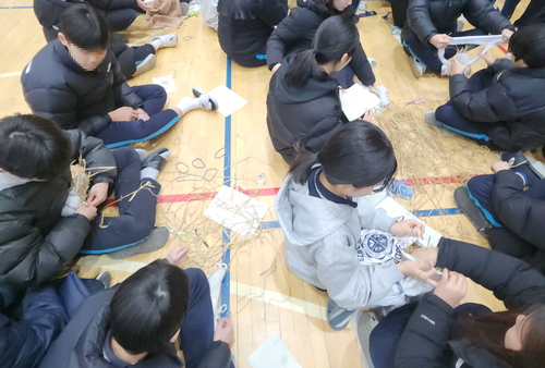 고양특례시 고양중학교 JUMP UP 프로젝트– 새벽이생추어리 놀이감 만들기 활동