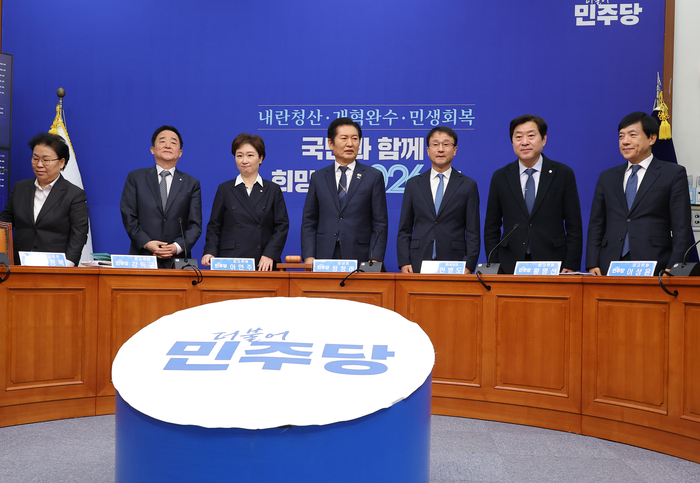 與 새출발…개혁입법·민생·공천헌금사태 ‘삼중 과제’