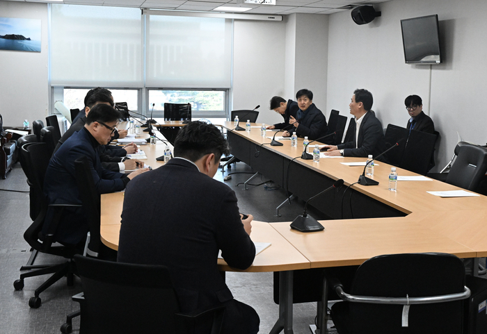 국회서 열린 재경위 당정협의