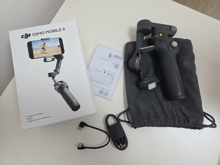 오즈모 모바일 8 구성품. 사진 = 김윤호 기자.