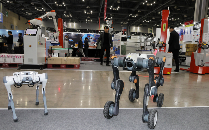 산업현장 작업 AI로봇으로 대처