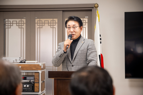 조성대 남양주시의회 의장 7일 조안면 조안2리 마을회관 준공식 축사 발표