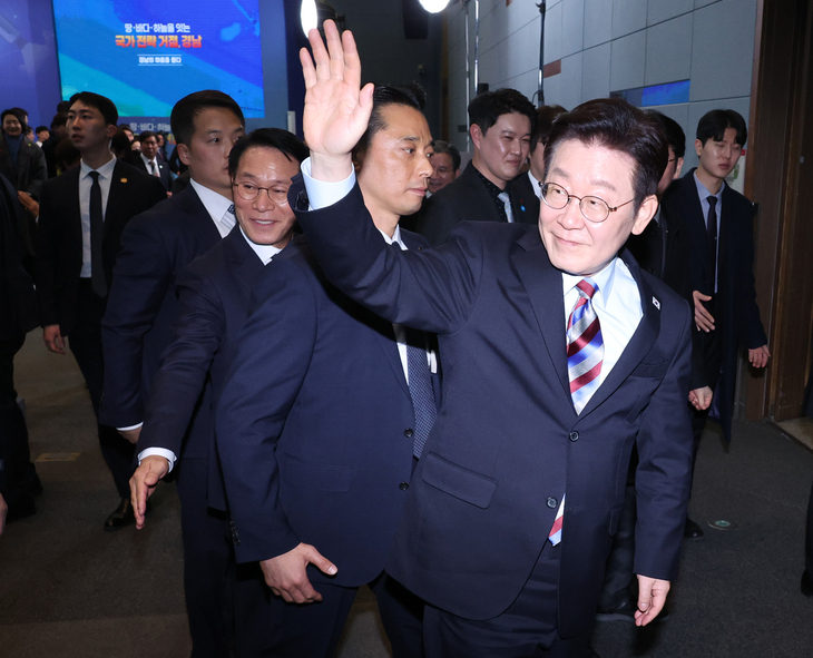 경남 간담회 마친 이재명 대통령