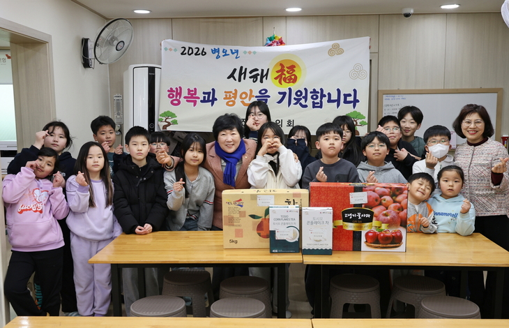 진도군의회, 설 명절 맞아 소외계층에 '따뜻한 온정' 나눔