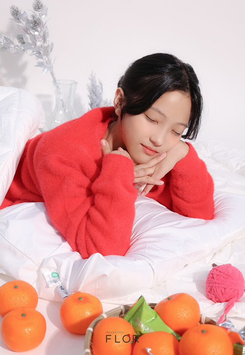 플로르방송제작사, 겨울 화보 공개… 모델 주선우·진은수가 담아낸 '포근한 겨울, 그리고 고요한 휴식'