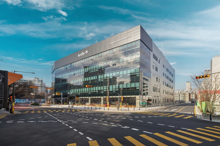 '기아 시흥 플래그십 스토어' 외부 전경.jpg