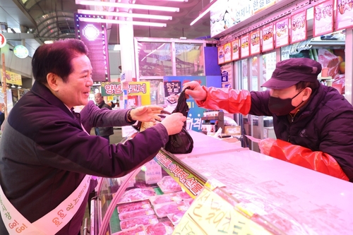 최대호 안양시장 11일 박달시장 방문