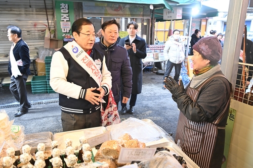 이현재 하남시장 12일 설맞이 전통시장 장보기 행사 참여