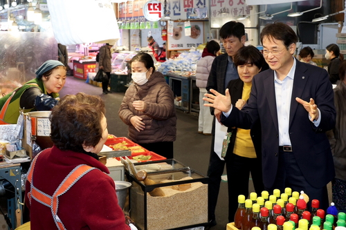 이동환 고양특례시장 12일 설맞이 원당전통시장 방문
