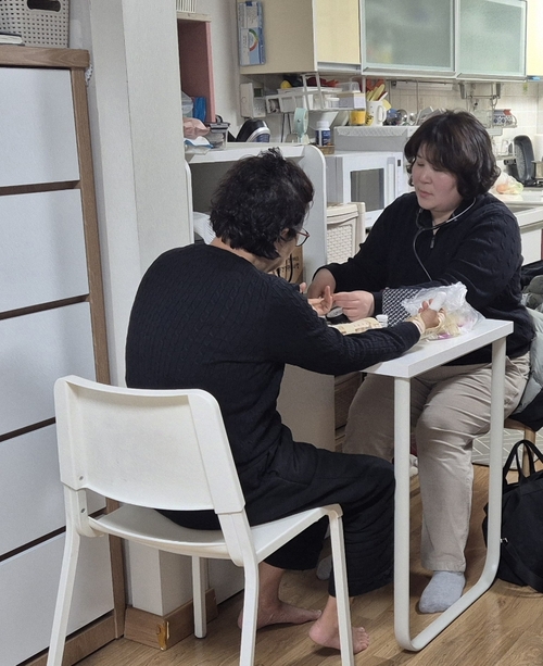 안양시 동안구보건소 방문간호사 65세 이상 노인 건강 상태 확인