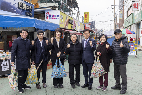 의왕시의회 12일 사회복지시설-전통시장 격려 방문