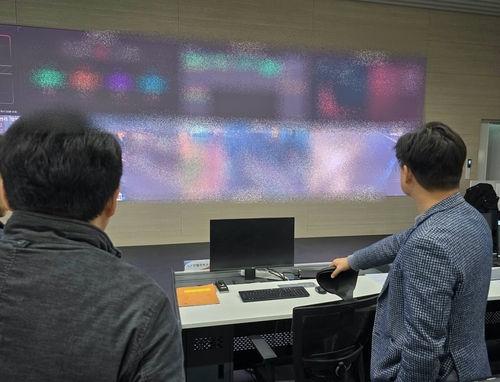 조용익 부천시장 설 연휴 중 BIG 센터 내 CCTV 통합관제센터-교통정보센터-콜센터 근무자 격려