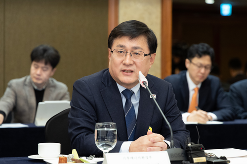 김성환 기후에너지환경부 장관이 20일 서울 중구 롯데호텔에서 열린 분산형 전력망 포럼에서 발언하고 있다. 2026.2.20 [기후에너지환경부 제공. 재판매 