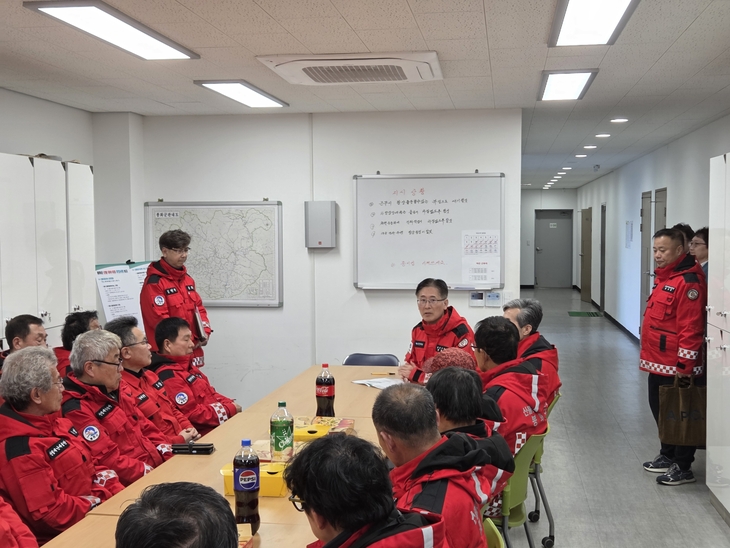 경북도, 건조특보 속 산불 잇따라…봉화 현장 대응태세 점검