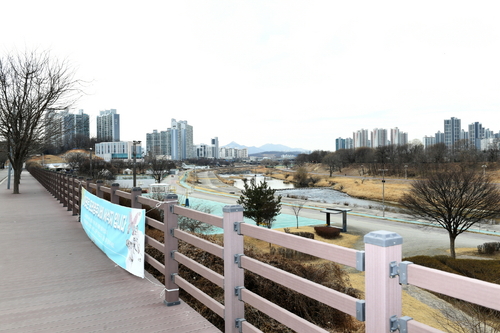 구리시 왕숙천 제방 내 관망 산책로