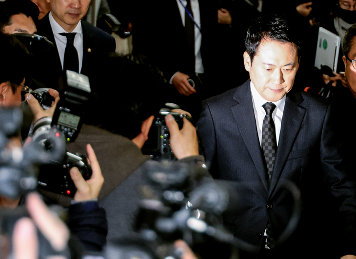 입장하는 장동혁 대표