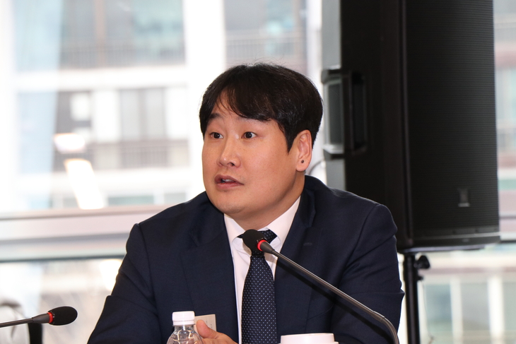 26일 서울 여의도 FKI타워에서 열린 '제11회 탄소시장과 무역경쟁력 세미나' 종합 토론에서 유준혁 딜로이트 안진회계법인 경영자문부문 파트너가 발