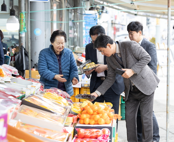 청양 '농어촌 기본소득' 첫날 1억9천만 원 결제…골목상권에 즉각 소비 효과