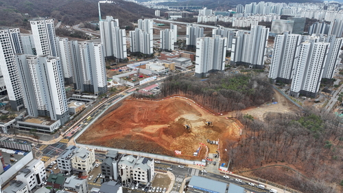 과천지식정보타운 내 연결녹지 1~5구간과 근린공원3 내 단설중학교 조성 현장