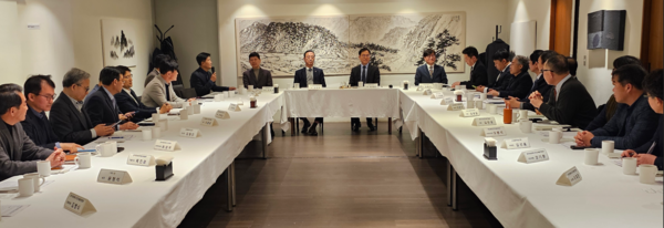 최재관 한국에너지공단 이사장과 한국재생에너지단체총연합회와의 간담회가 지난 3일 열리고 있다. 사진=한국재생에너지단체총연합회