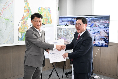 양주시 3일 한국토지주택공사(LH) 양주사업본부에 들러 광석지구가 과천경마장 대체부지로 검토될 수 있도록 협조 요청