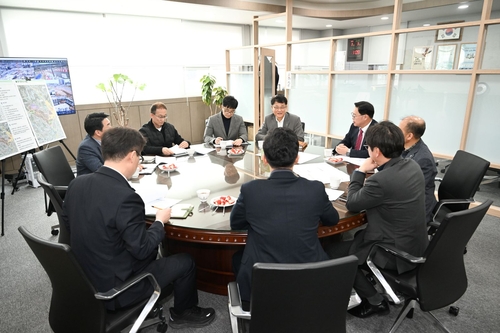양주시 3일 한국토지주택공사(LH) 양주사업본부에 들러 광석지구가 과천경마장 대체부지로 검토될 수 있도록 협조 요청