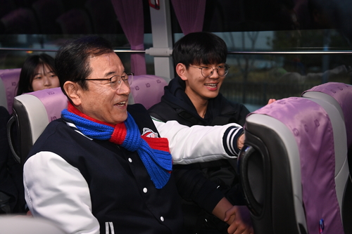 이현재 하남시장 3일 통학순환버스 시승해 학생 격려