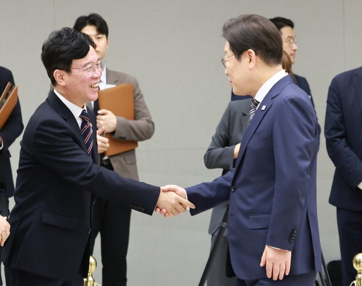 김영훈 고용노동부 장관과 이재명 대통령